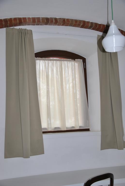 Agriturismo Mascudiera Fiorenzuola dʼArda Habitación foto